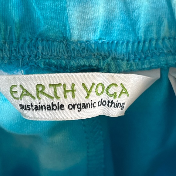 NEW EARTH YOGA SHORT - Picture 7 of 9